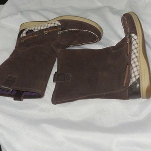 Sperry Top-Sider size 9M pull up boot.